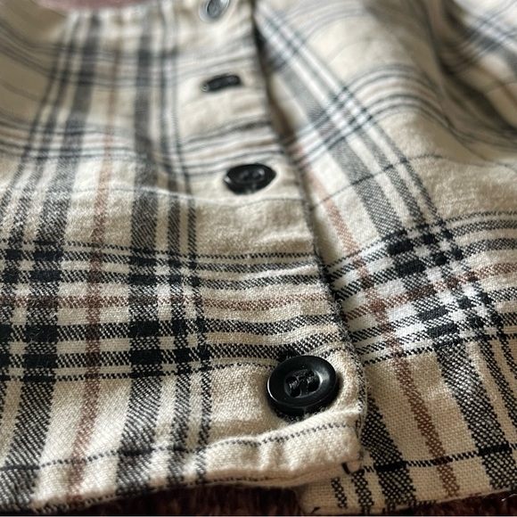 Urban renewal remnants femme plaid crop top - Picture 6 of 6